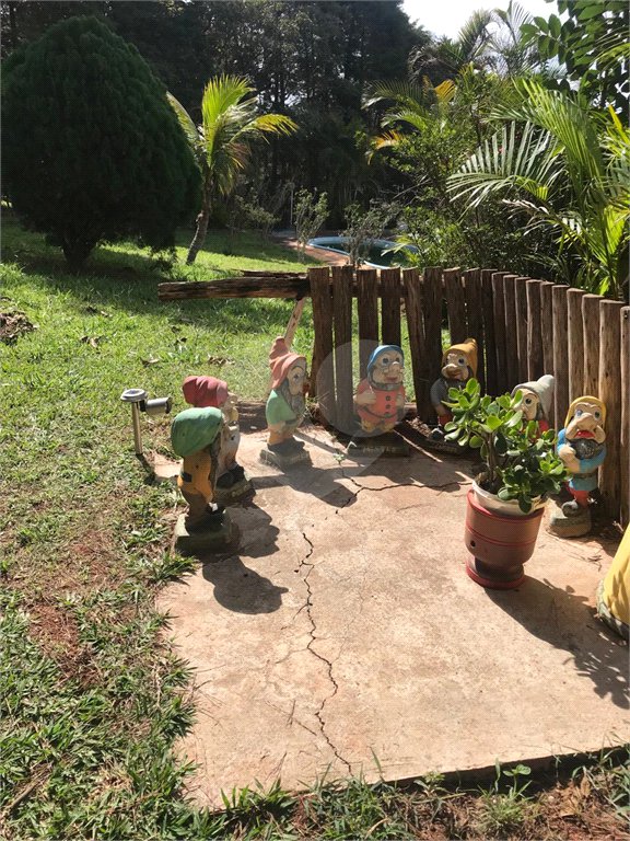 Chácara à venda com 4 quartos, sendo 1 suíte,  em Monterrey, Louveira, SP