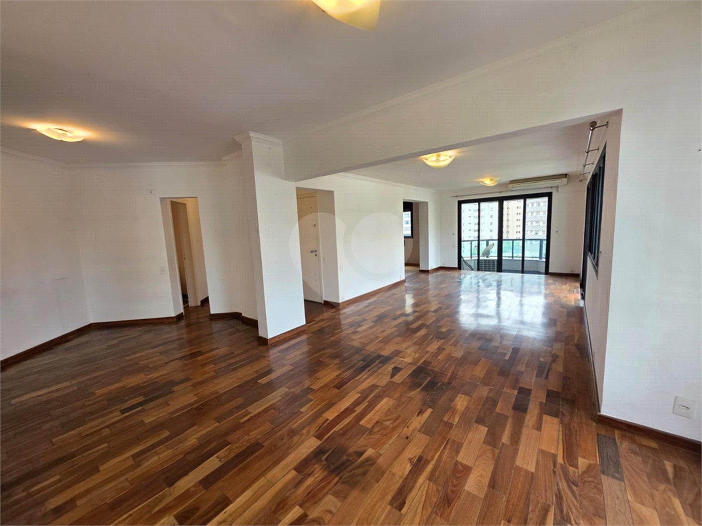 Apartamento à venda com 3 suítes em Vila Uberabinha, São Paulo, SP