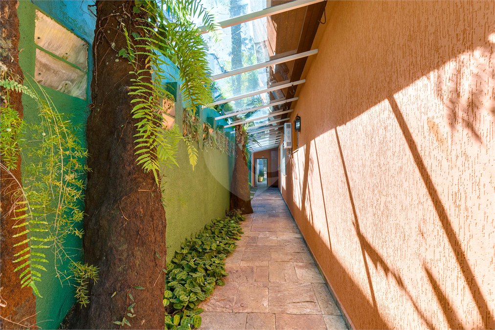 Casa Térrea à venda com 4 quartos, sendo 2 suítes, em Alto da Boa Vista, São Paulo, SP