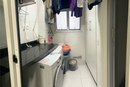 Apartamento à venda com 2 suítes em Parque Reboucas, São Paulo, SP