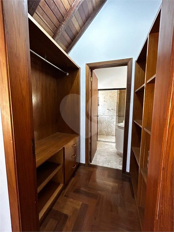 Casa à venda ou para alugar com 4 suítes no condomínio Vilaggio Monte Alegre, São Paulo - SP