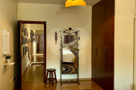 Sobrado à venda com 3 quartos, sendo 1 suíte, em Jardim Marajoara, São Paulo, SP