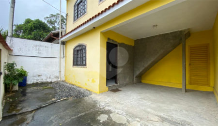 Casa à venda com 2 suítes no condomínio Village da Cachamorra, Rio de Janeiro - RJ