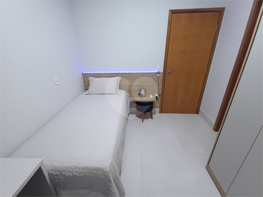 Casa à venda com 3 quartos, sendo 1 suíte, no condomínio Mantova, Indaiatuba - SP