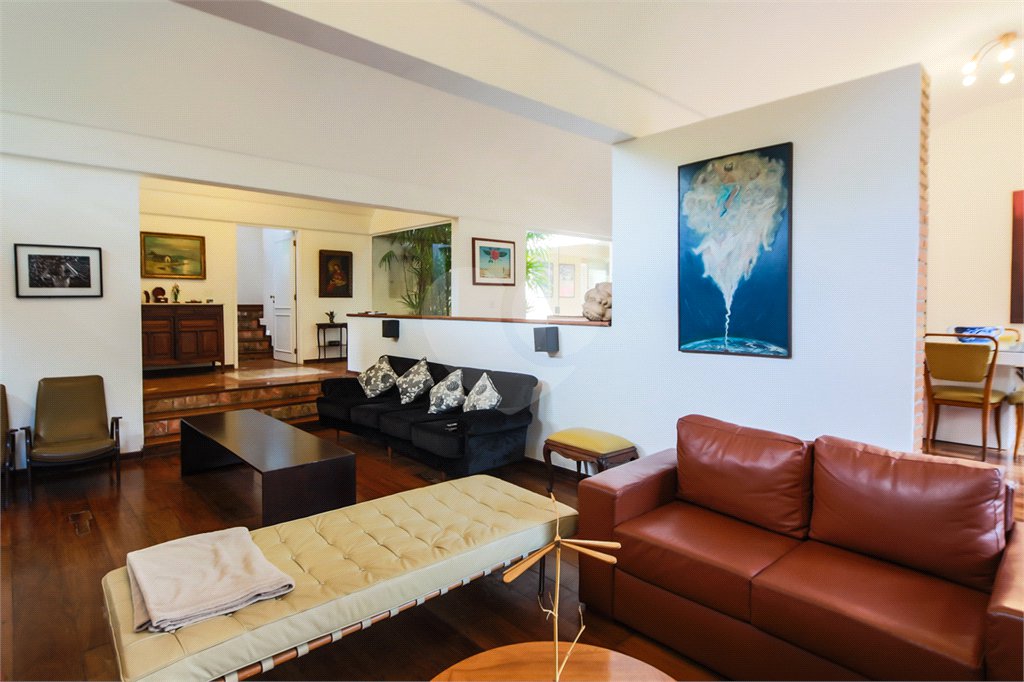 Casa à venda com 4 quartos, sendo 1 suíte,  em Interlagos, São Paulo, SP