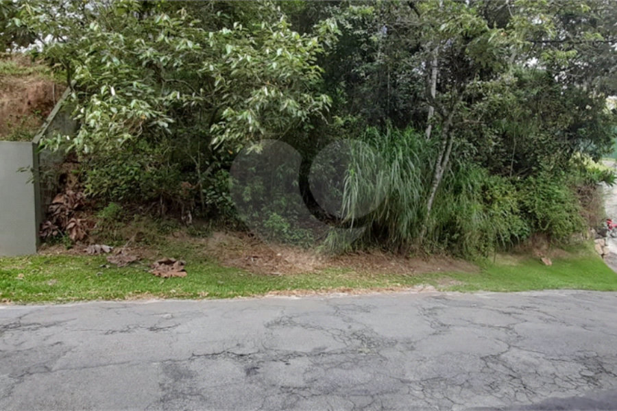 Terreno à venda no condomínio Alpes da Cantareira, Mairiporã - SP