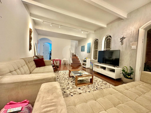 Sobrado à venda com 3 quartos, sendo 1 suíte,  em Santana, São Paulo, SP