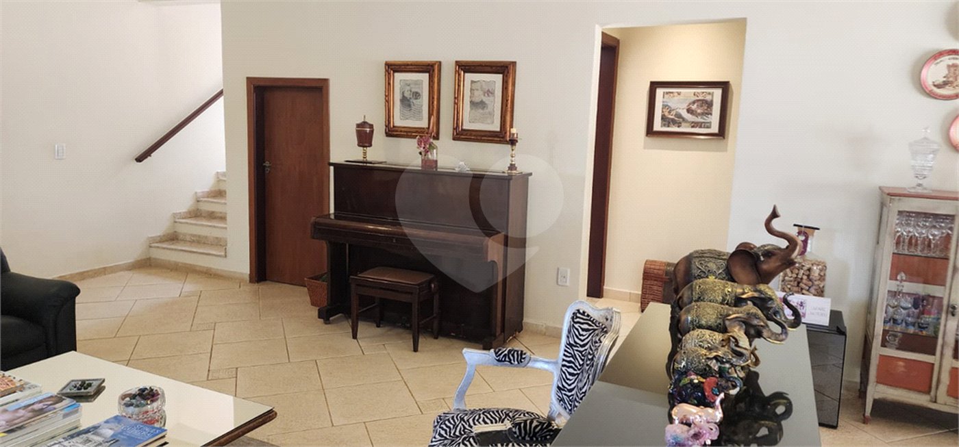 Casa à venda com 4 quartos, sendo 2 suítes, no condomínio Delle Stelle, Louveira - SP