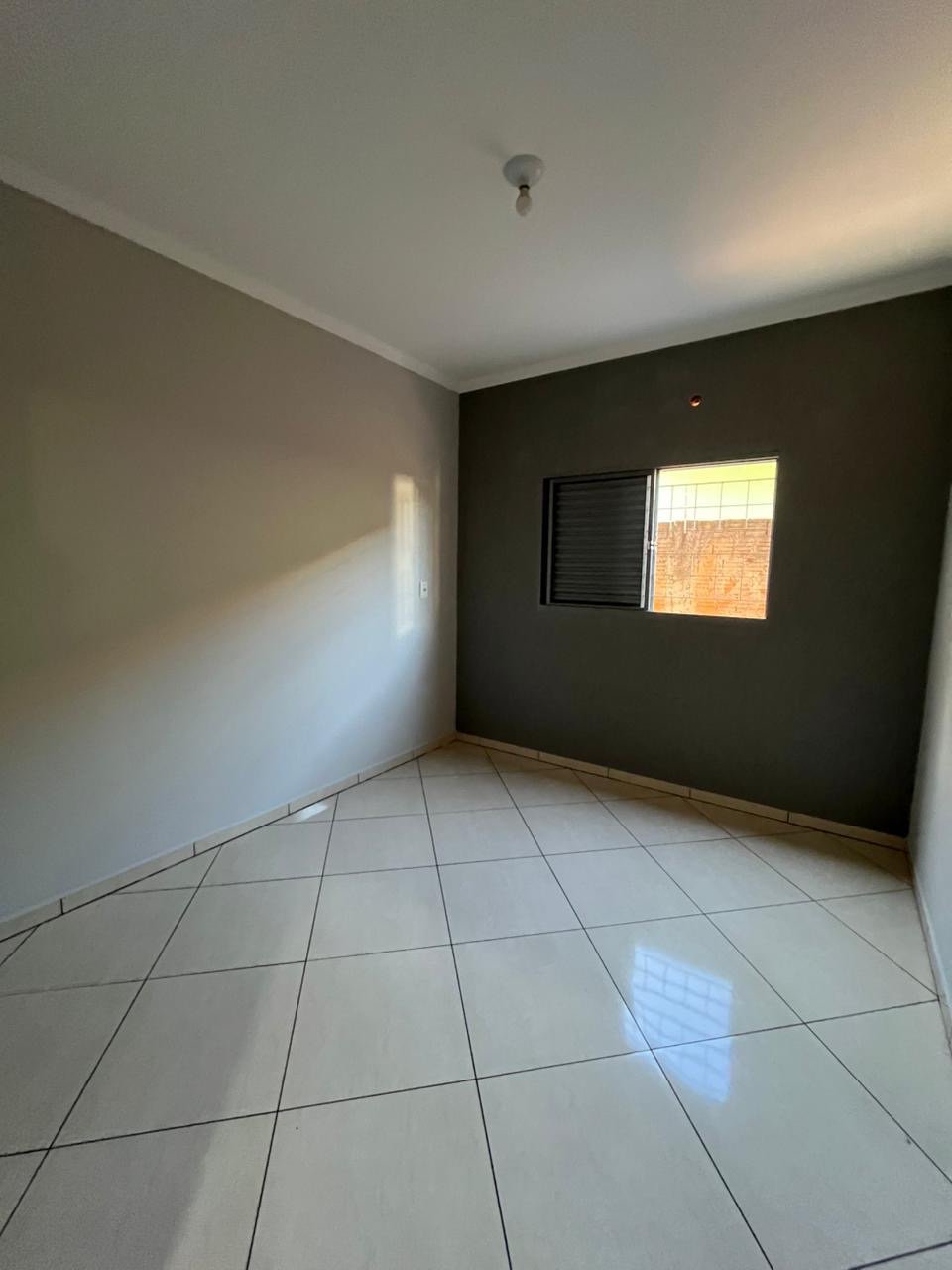 Casa à venda com 4 quartos, sendo 1 suíte,  em Jardim Maristela, Três Lagoas, MS