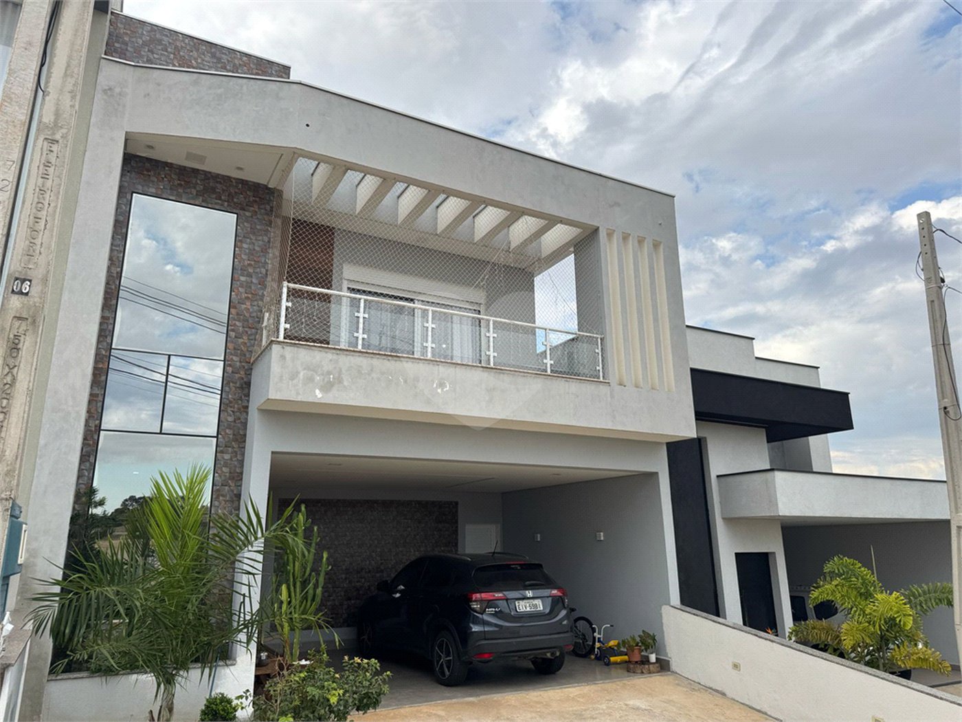 Casa à venda com 4 quartos, sendo 1 suíte,  no condomínio Condomíno Helena Maria, Sorocaba - SP