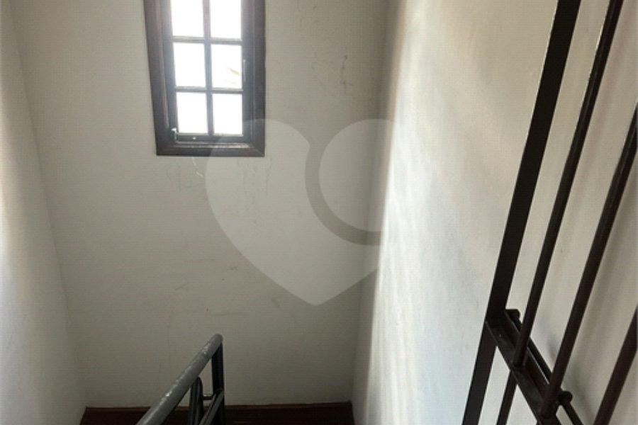 Sobrado com 4 Quartos à venda, 250m² - Jardim Líbano