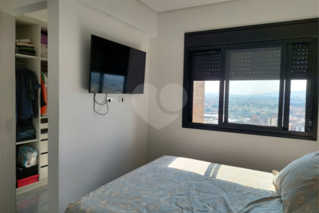 Apartamento no Brás repleto de lazer com 50 m² com 2 dormitórios e 1 vaga, Estuda Permuta