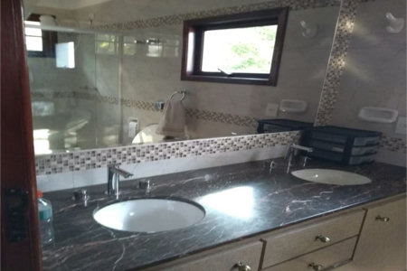 CASA ESTILO COLONIAL PODENDO SER UTILIZADO COMO AIRBNB