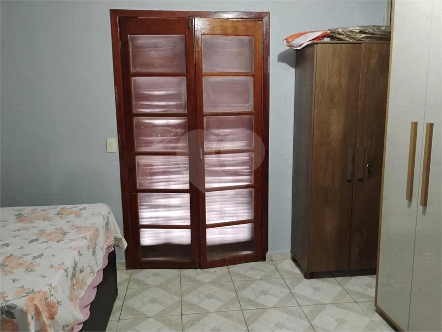 Vende-se casa na Vila Santa Catarina - Excelente oportunidade para investimento e geração de renda
