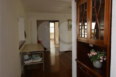 Casa à venda com 5 quartos, sendo 2 suítes, em Vila Galvão, Guarulhos, SP