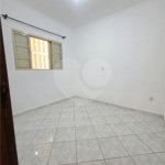Casa à venda com 3 quartos, sendo 2 suítes, em Jardim Santo Antônio, Valinhos, SP