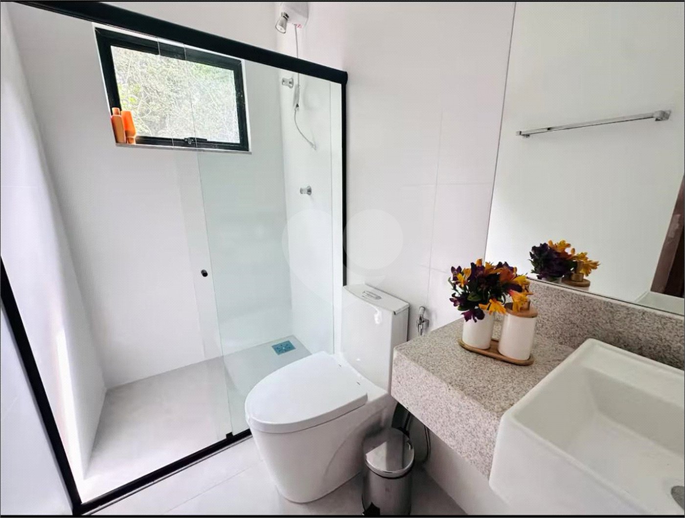 Casa à venda com 6 quartos, sendo 4 suítes,  em Caravelas, Armação dos Búzios, RJ