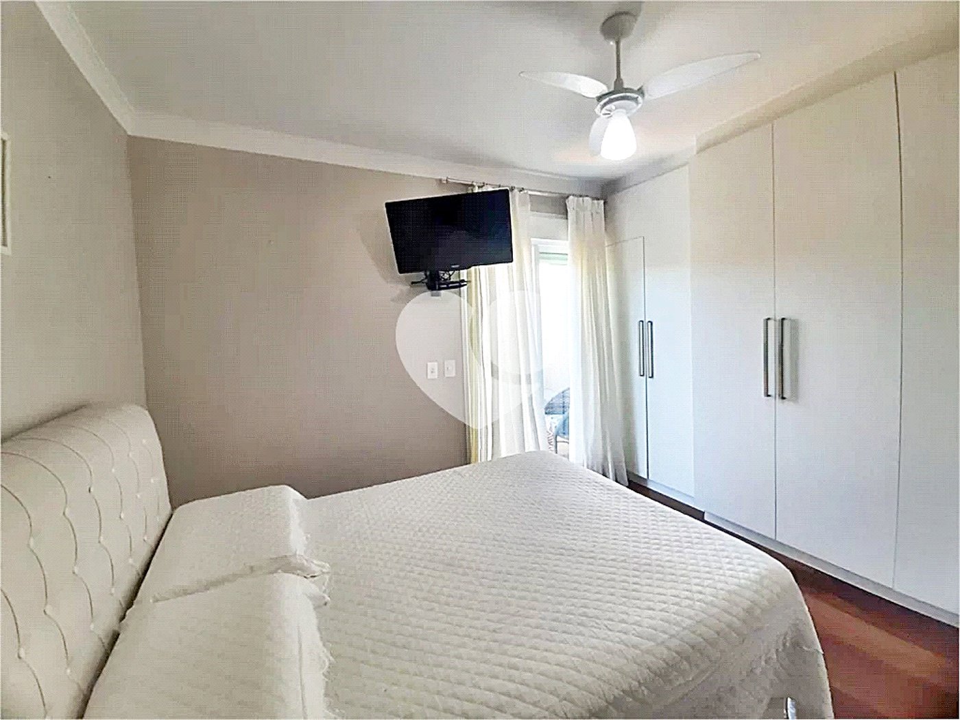 Casa à venda com 5 quartos, sendo 2 suítes, no condomínio Florada da Serra, São Paulo - SP