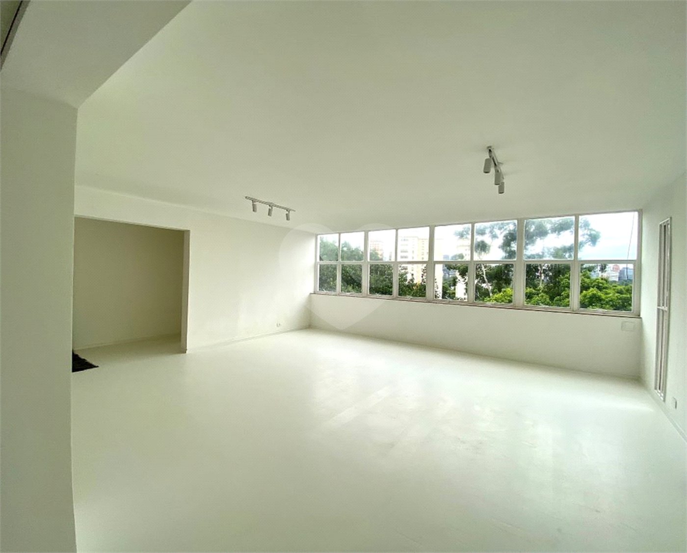 Apartamento para alugar com 3 quartos, sendo 1 suíte, em Jardim Europa, São Paulo, SP