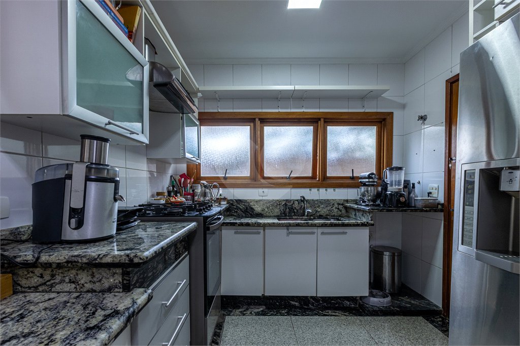 Casa à venda com 4 quartos, sendo 2 suítes,  no condomínio Los Alámos, São Paulo - SP