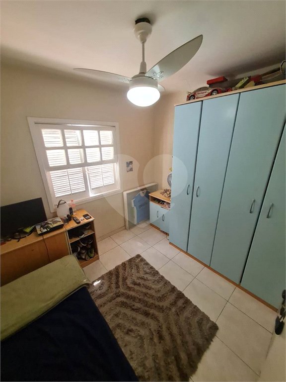 Casa à venda com 3 quartos, sendo 1 suíte, no condomínio Moradas do Ipê, São Paulo - SP