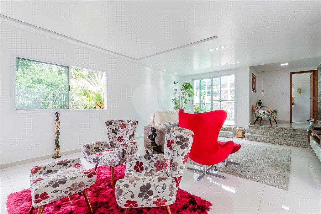 Casa à venda com 4 suítes no condomínio Jardim da Montanha I, Mairiporã - SP
