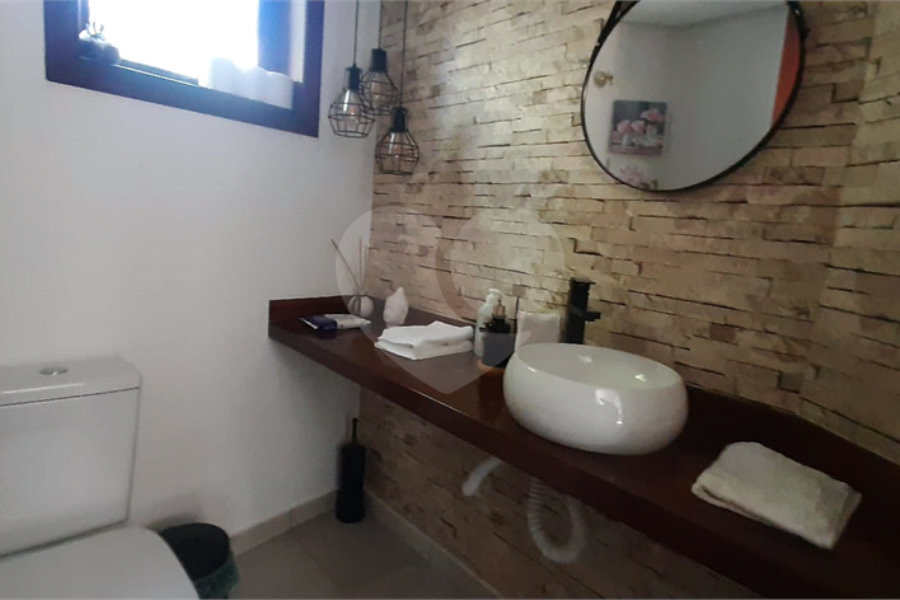 Sobrado à venda com 5 quartos, sendo 3 suítes, em Serra da Cantareira, Mairiporã, SP