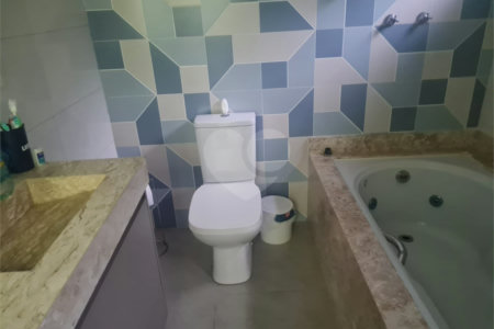 Terreno à venda com 4 suítes no condomínio Granja Anita, Mogi das Cruzes - SP