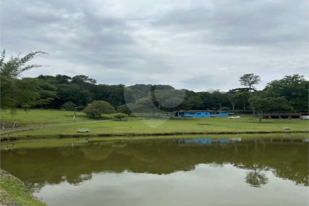 Sítio à venda com 5 quartos, sendo 2 suítes,  em Marmeleiro, São Roque, SP