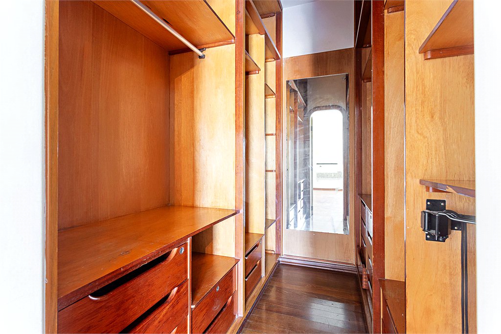 Apartamento à venda com 4 suítes em Campo Belo, São Paulo, SP