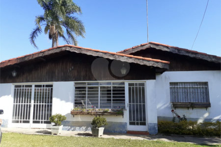 Casa à venda com 3 quartos em Vila Santa Rosália, São Roque, SP
