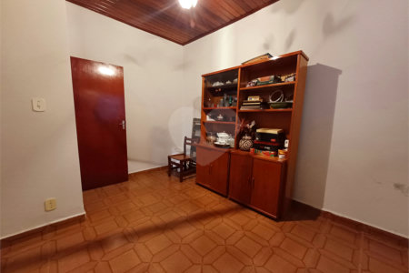Casa à venda com 4 quartos, sendo 1 suíte, em Vila Paulicéia, São Paulo, SP