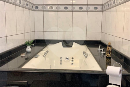 Sobrado à venda com 3 quartos, sendo 1 suíte, em Jardim Marajoara, São Paulo, SP