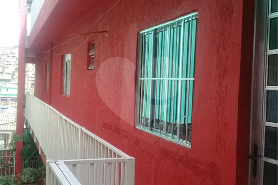 Sobrado à venda com 3 quartos no Brasilândia, São Paulo, SP