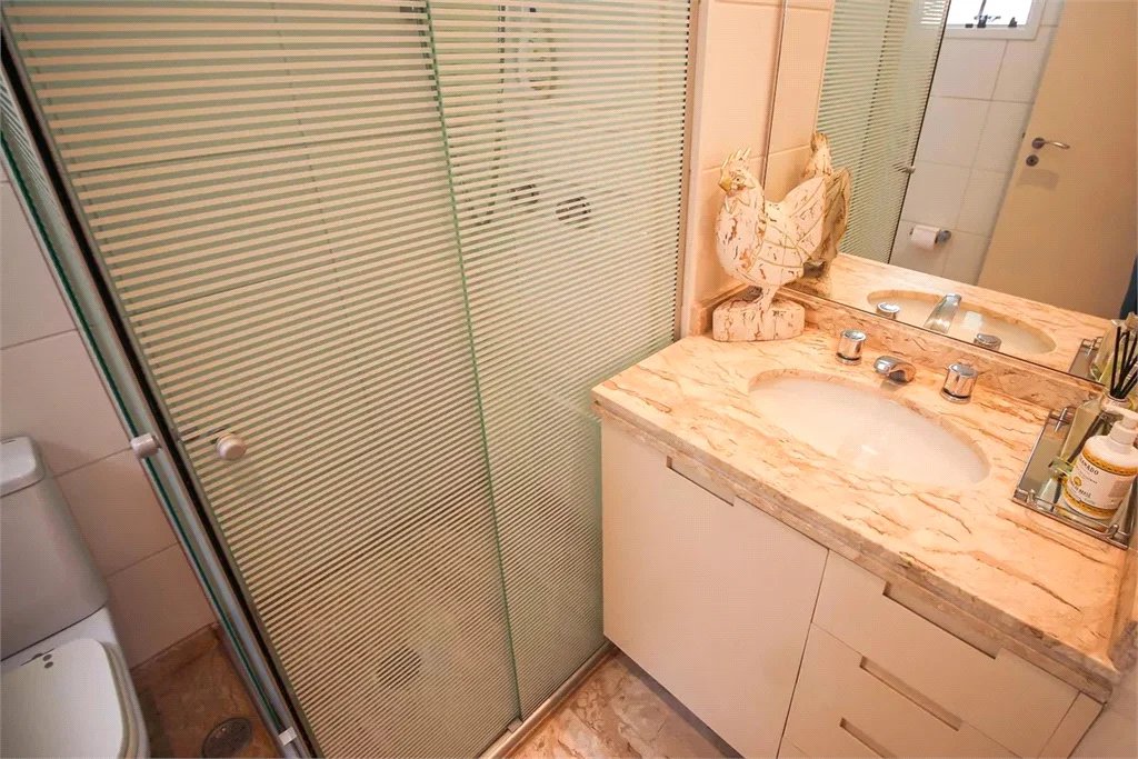 Apartamento à venda com 3 suítes em Real Parque, São Paulo, SP