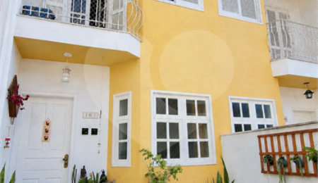 Casa à venda com 2 suítes no condomínio Village Palmas, São Paulo - SP