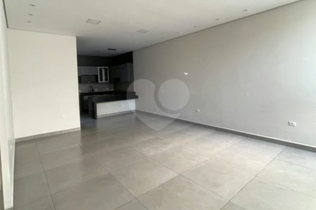 Casa à venda com 3 quartos, sendo 1 suíte, no condomínio Helena Maria, Sorocaba - SP