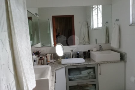 Sobrado à venda com 4 suítes em Água Fria, São Paulo, SP