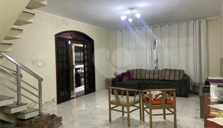 Casa à venda com 3 quartos, sendo 2 suítes,  em Vila Carrão, São Paulo, SP
