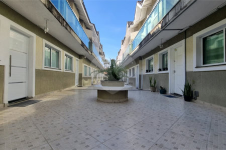 Casa à venda com 3 quartos, sendo 1 suíte, no condomínio Rafaela I, São Paulo - SP