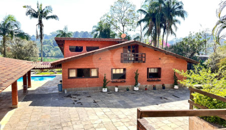 Casa à venda com 8 quartos, sendo 4 suítes,  em Eldorado, Diadema, SP