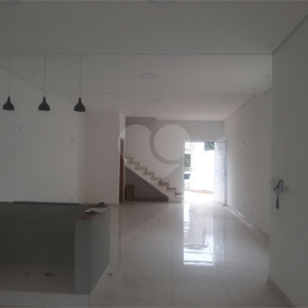 Sobrado à venda com 3 quartos, sendo 1 suíte, em Jardim Vitória, Mairinque, SP