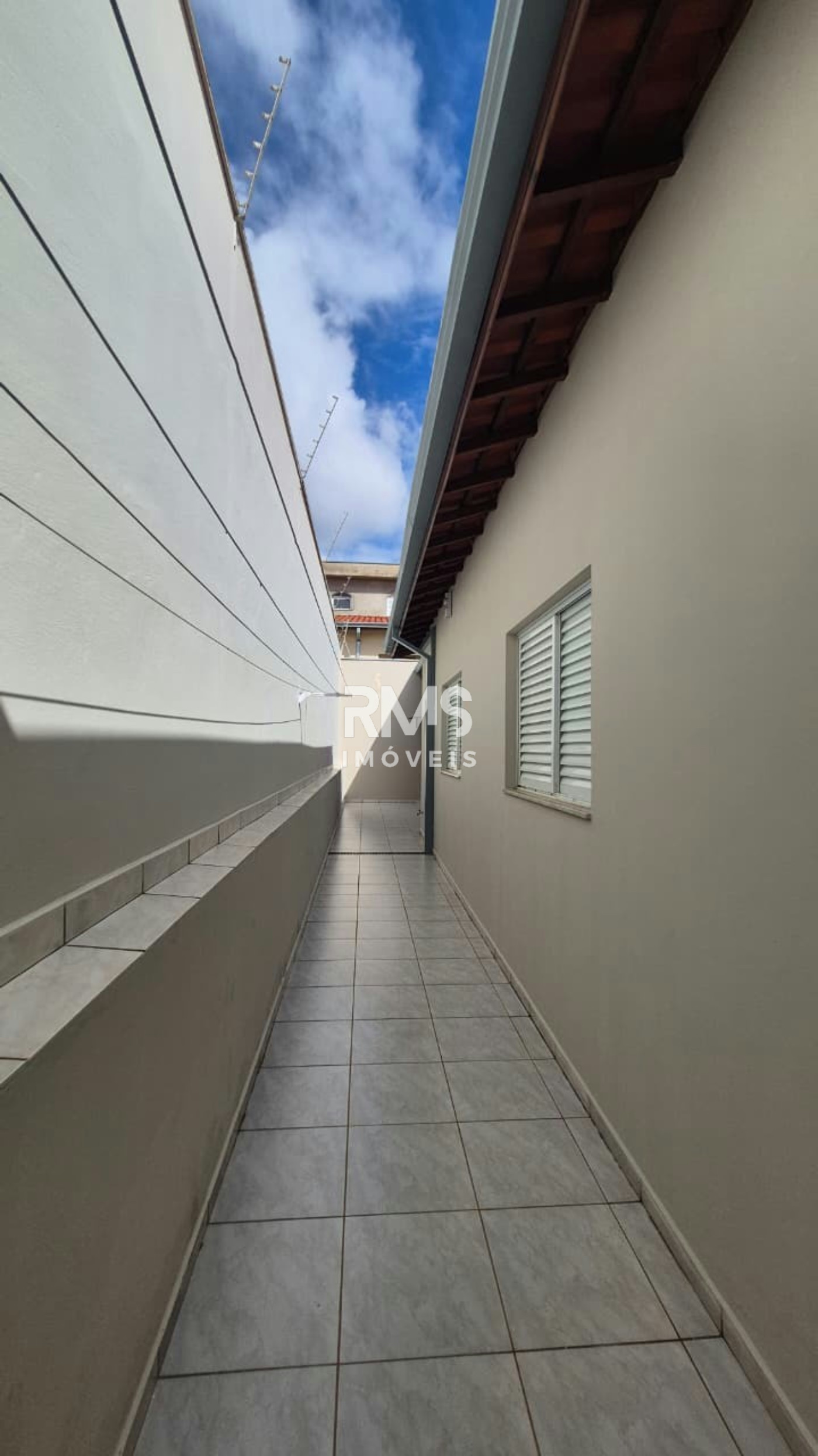 Casa à venda com 3 quartos, sendo 1 suíte,  em São Luiz, Itu, SP