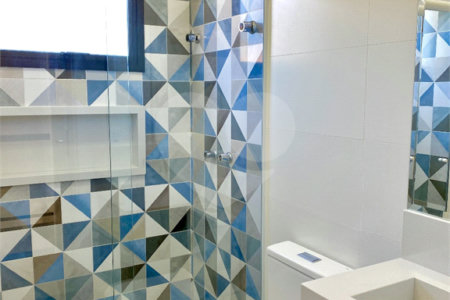 Casa à venda com 3 quartos, sendo 2 suítes, no condomínio Residencial Marchant Buarque, Atibaia - SP
