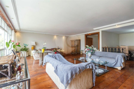 Apartamento à venda com 3 quartos, sendo 1 suíte,  em Santa Cecília, São Paulo, SP