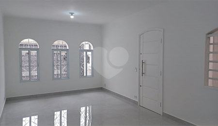 Sobrado à venda com 3 quartos, sendo 1 suíte, em Tremembé, São Paulo, SP