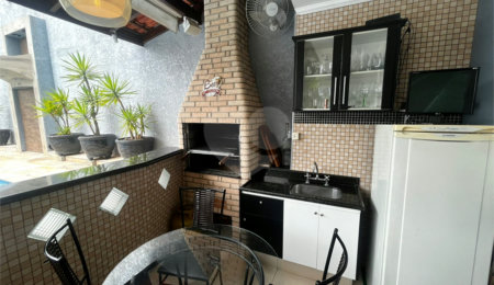 Casa à venda com 6 quartos, sendo 3 suítes,  no Centro, Itapetininga, SP