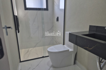 Casa térrea à venda com 4 quartos, sendo 2 suítes, no condomínio Alto da Floresta, Bom Jesus dos Perdões - SP