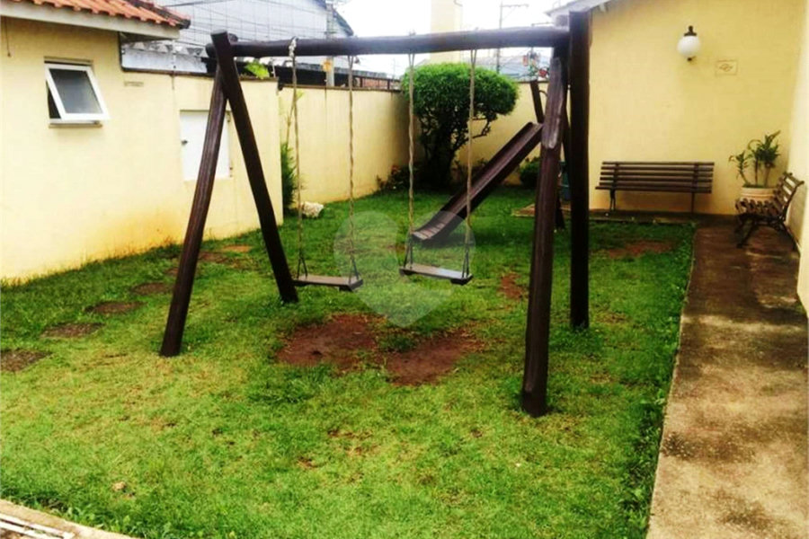 Casa à venda com 3 quartos, sendo 1 suíte, no condomínio Vila das Macieiras, São Paulo - SP
