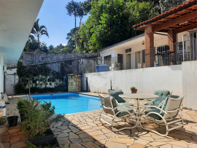 Casa à venda com 4 quartos, sendo 3 suítes,  em Jardim Marajoara, São Paulo, SP